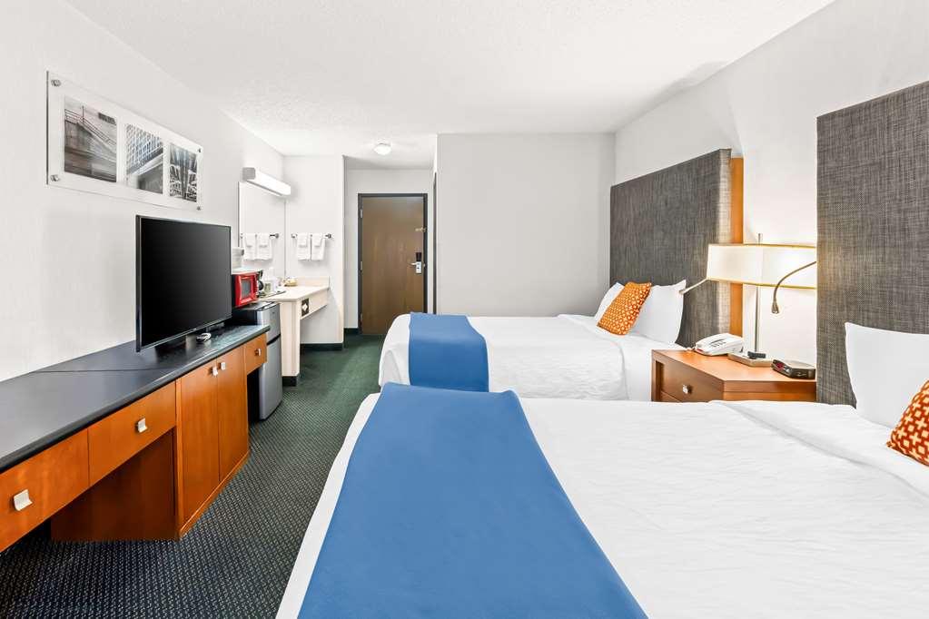 Americas Best Value Inn & Suites - Tahquamenon Country Newberry Habitación foto