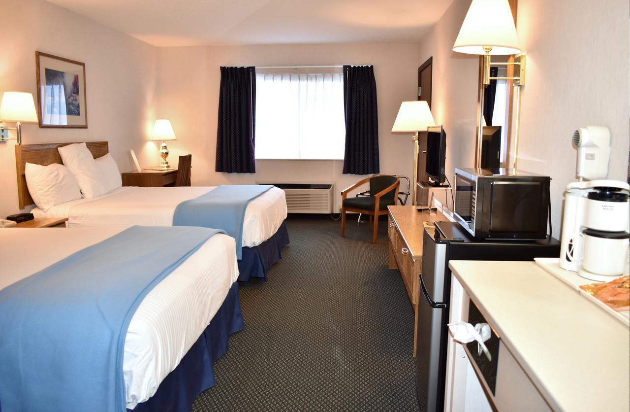 Americas Best Value Inn & Suites - Tahquamenon Country Newberry Exterior foto