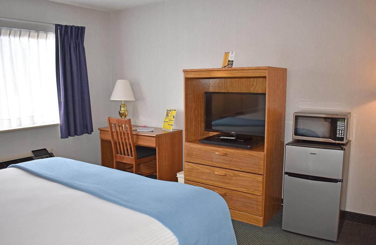 Americas Best Value Inn & Suites - Tahquamenon Country Newberry Exterior foto